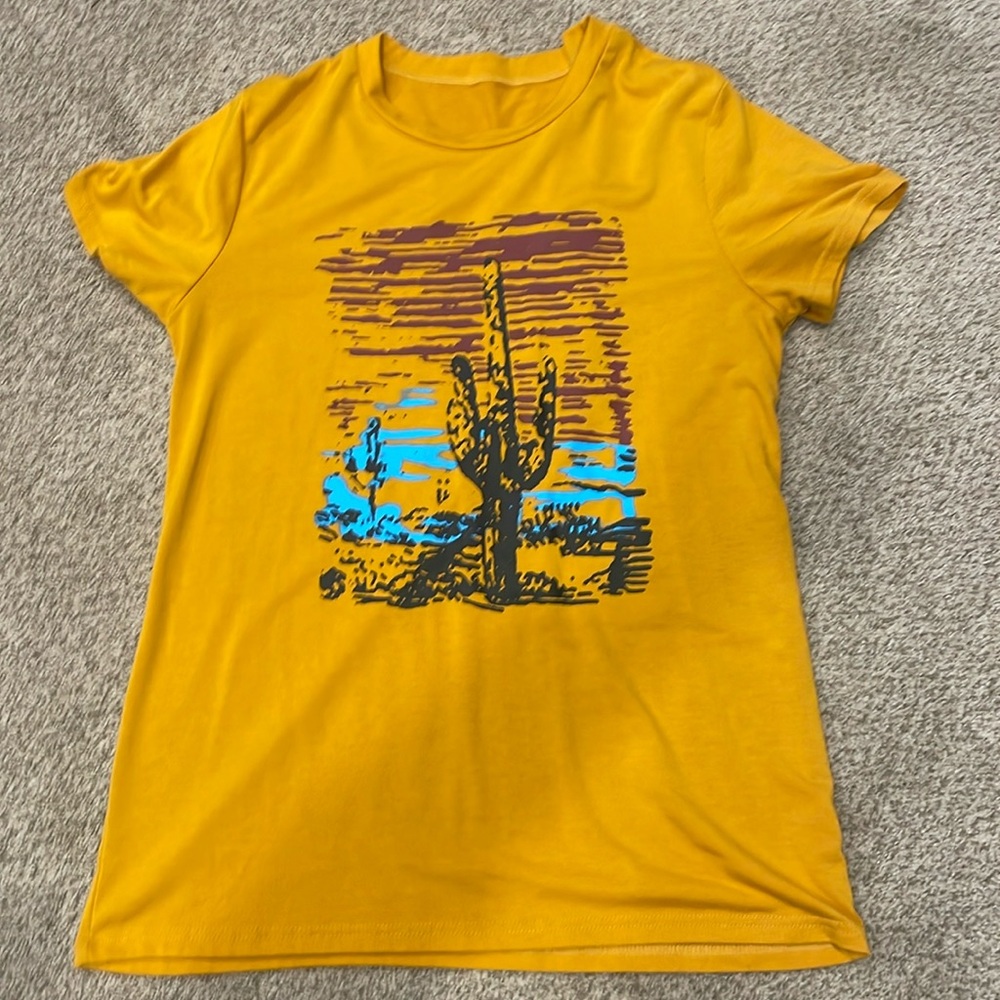 Country tee size medium